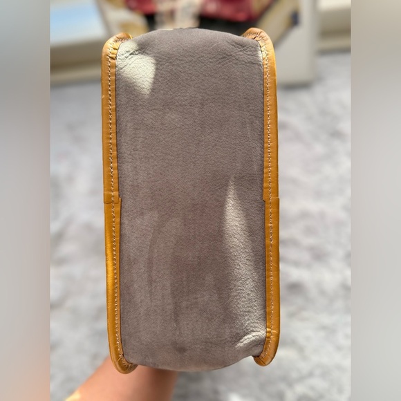 🎉 Host Pick🎉 COCOMEISTER Doublewood Classic Mini Boston in British Sky color. - Picture 6 of 17